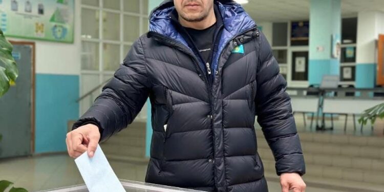 ТҮРКІСТАН: ТӨЛЕБИ АУДАНЫНДА ӘЛЕМ ЧЕМПИОНЫ ӨЗ ТАҢДАУЫН ЖАСАДЫ