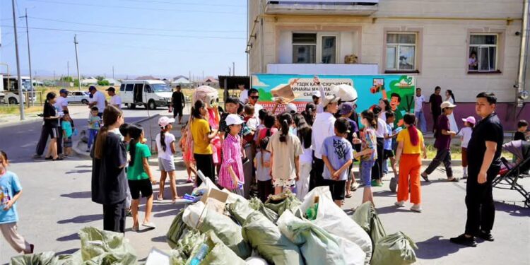 ТУРКЕСТАН: В КЕНТАУ ПРОШЛО МЕРОПРИЯТИЕ ПО УБОРКЕ, ПОСВЯЩЕННОЕ МЕЖДУНАРОДНОМУ ДНЮ «МИР БЕЗ ОТХОДОВ»