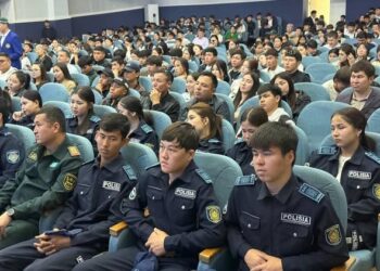 ТҮРКІСТАН ОБЛЫСЫ: САРЫАҒАШТА «ЗАҢ МЕН ТӘРТІП: ҚАУІПСІЗ БОЛАШАҚ ҮШІН» АТТЫ КЕҢ АУҚЫМДЫ ЖАСТАР КЕЗДЕСУІ ӨТТІ