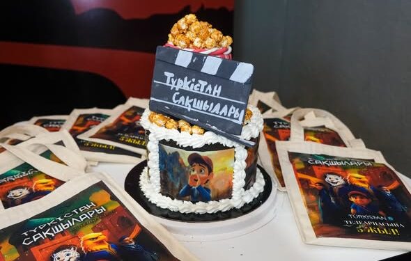 ТҮРКІСТАНДА ЖАСАНДЫ ИНТЕЛЛЕКТ АРҚЫЛЫ ӘЗІРЛЕНГЕН «ТҮРКІСТАН САҚШЫЛАРЫ» МУЛЬТФИЛЬМІНІҢ ТҰСАУКЕСЕРІ ӨТТІ