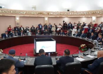 ТҮРКІСТАНДА ОБЛЫСТЫҚ АРДАГЕРЛЕР КЕҢЕСІНІҢ ІХ КОНФЕРЕНЦИЯСЫ: ҚОҒАМДЫҚ ТҰРАҚТЫЛЫҚ ПЕН ҰРПАҚ САБАҚТАСТЫҒЫНЫҢ МАҢЫЗЫ АЙҚЫНДАЛДЫ