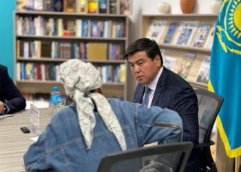 ТҮРКІСТАН ОБЛЫСЫ ТҰРҒЫНДАРЫНЫҢ  ӨЗЕКТІ МӘСЕЛЕЛЕРІ ТЫҢДАЛДЫ