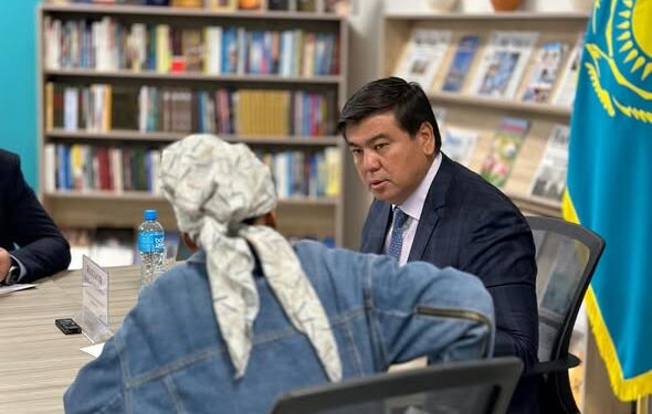 ТҮРКІСТАН ОБЛЫСЫ ТҰРҒЫНДАРЫНЫҢ ӨЗЕКТІ МӘСЕЛЕЛЕРІ ТЫҢДАЛДЫ