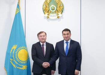 НҰРАЛХАН КӨШЕРОВ «СК-ФАРМАЦИЯ» ЖШС БАСҚАРМА ТӨРАҒАСЫМЕН КЕЗДЕСТІ: ӨҢІРДЕ ДӘРІ-ДӘРМЕКПЕН ҚАМТАМАСЫЗ ЕТУ ЖҮЙЕСІН ЖЕТІЛДІРУ МӘСЕЛЕЛЕРІ ТАЛҚЫЛАНДЫ