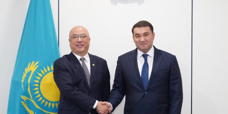 ТҮРКІСТАН ОБЛЫСЫНДА ҚУАТЫ 300 МВт ІРІ КҮН ЭЛЕКТР СТАНЦИЯСЫ САЛЫНУДА