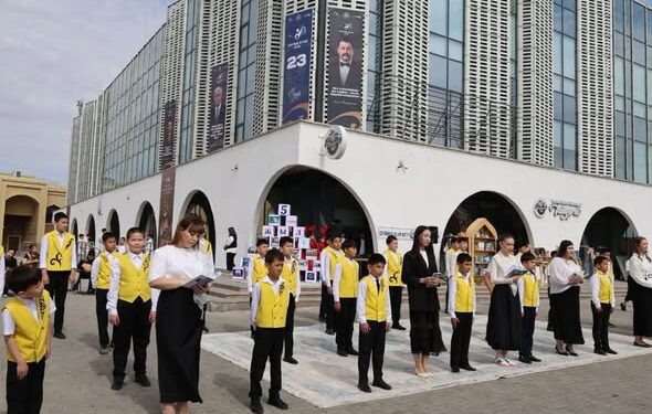 ТҮРКІСТАН ОБЛЫСЫНДА ҰЛТТЫҚ КІТАП КҮНІ АЯСЫНДА ӨТКЕН КЕҢ КӨЛЕМДІ РУХАНИ ШАРА – КІТАП МӘДЕНИЕТІН ДӘРІПТЕГЕН ІРІ ИГІ БАСТАМА