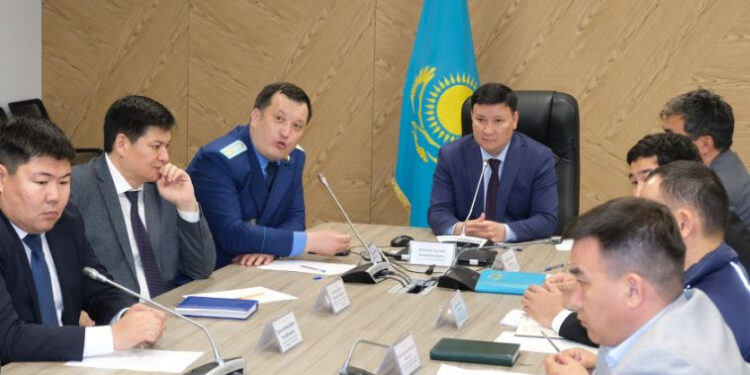 ТҮРКІСТАН ОБЛЫСЫНДА ҚОҒАМДЫҚ-САЯСИ АХУАЛ ТҰРАҚТЫ БАҚЫЛАУДА: ШТАБ ОТЫРЫСЫНДА МАҢЫЗДЫ МӘСЕЛЕЛЕР ҚАРАЛДЫ