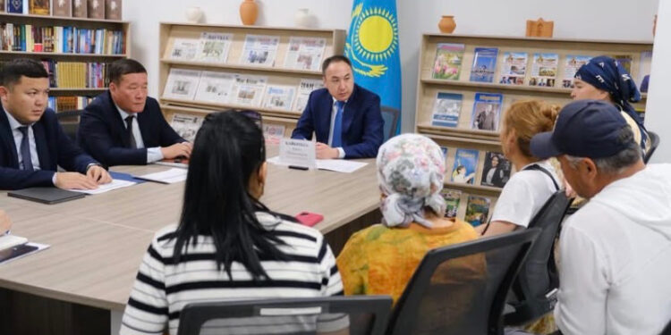 Тұрғындардың өтініші назарда: Түркістан облысы әкімінің орынбасары жеке қабылдау өткізді