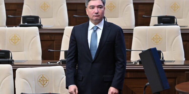 Олжас Бектенов Премьер-министр лауазымына тағайындалды