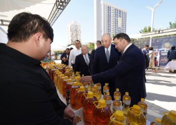 ТҮРКІСТАНДА ӨҢІРДІҢ ҮЗДІК ӨНДІРУШІЛЕРІНІҢ ЖӘРМЕҢКЕСІ ӨТУДЕ