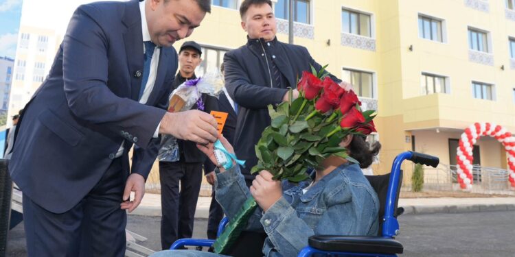 РЕСПУБЛИКА КҮНІНДЕ ТҮРКІСТАНДА 14 ТҰРҒЫН ҮЙ, 600-ГЕ ЖУЫҚ ПӘТЕР ПАЙДАЛАНУҒА БЕРІЛДІ