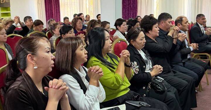 ШЫМКЕНТТЕ ТӘРБИЕ ІСІ МЕҢГЕРУШІЛЕРІНЕ АРНАЛҒАН КЕЗДЕСУЛЕР ӨТТІ